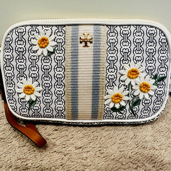 Tory Burch Bags Tory Burch Gemini Floral Appliqu Wristlet Like New